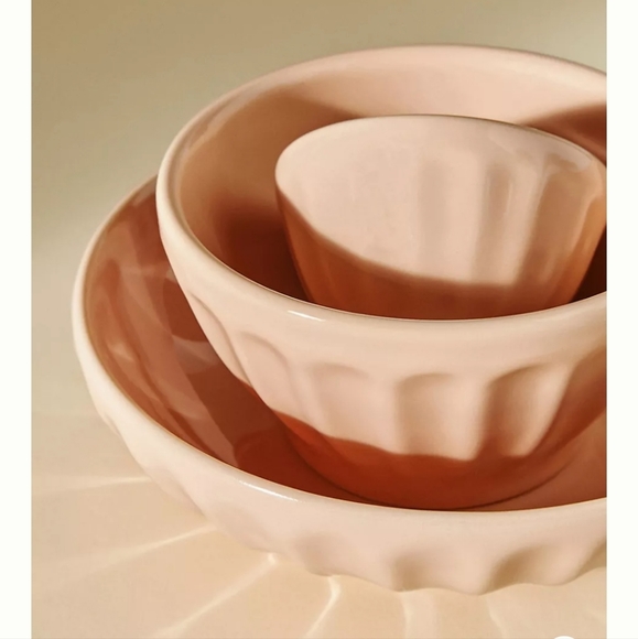 Anthropologie Shiny Mini Latte Bowls - set of 4 - apricot pink - Picture 3 of 14